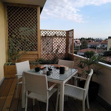 Bilocale Zona Fiera-stazione Fs Apartment