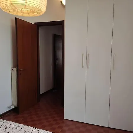 Bilocale Zona Fiera-stazione Fs Apartment
